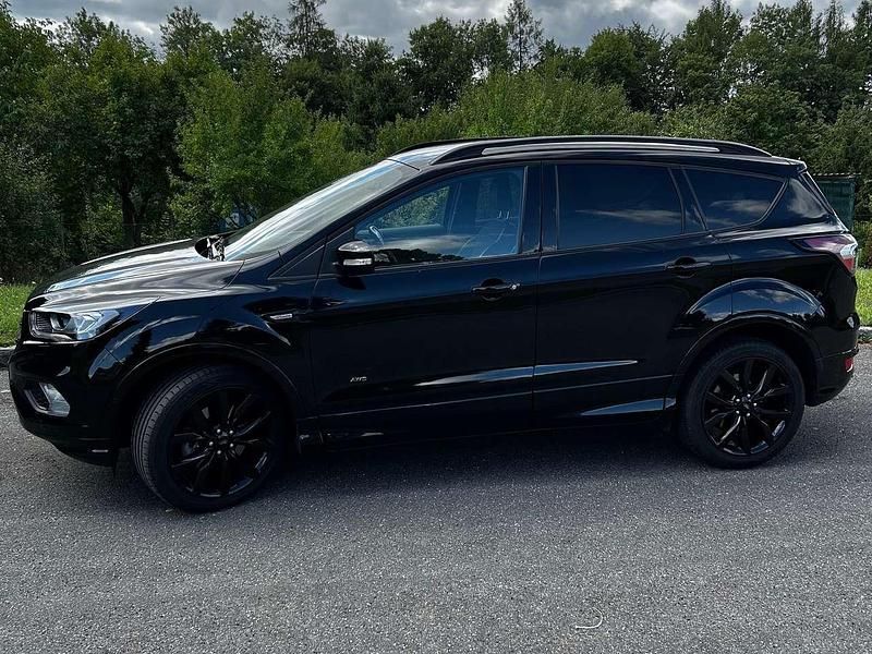 Schwarz Gebraucht 2017 Ford Kuga ST-Line SUV | 16.500 € (Fairer Preis) - Bild 1/4
