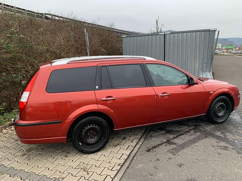 Gebraucht Ford Mondeo Ghia 155 PS (114 kW) 2006 Orange Kombi