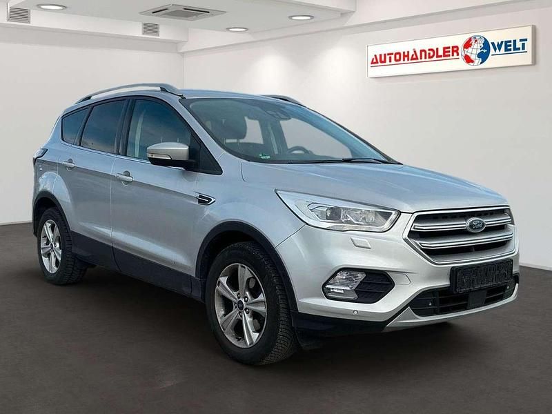 Gebraucht Ford Kuga Titanium 150 PS (110 kW) 2018 Silber SUV