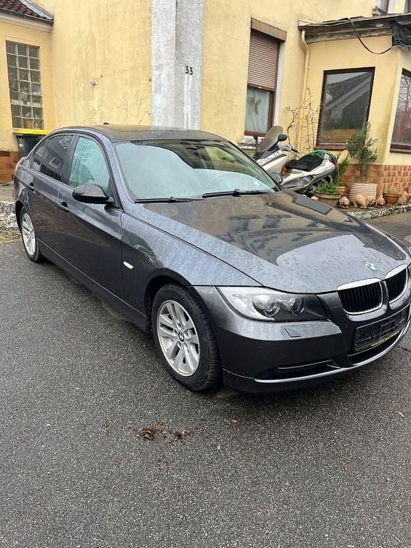 Grau Gebraucht 2006 BMW 320 Limousine | 2.000 € (Superpreis) - Bild 1/4