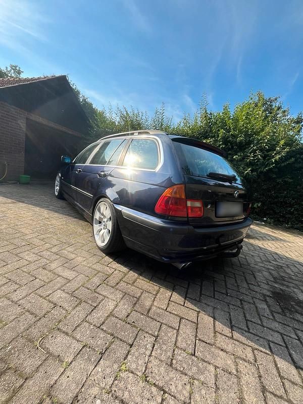 Gebraucht BMW 328 193 PS (141 kW) 1999 Blau Kombi