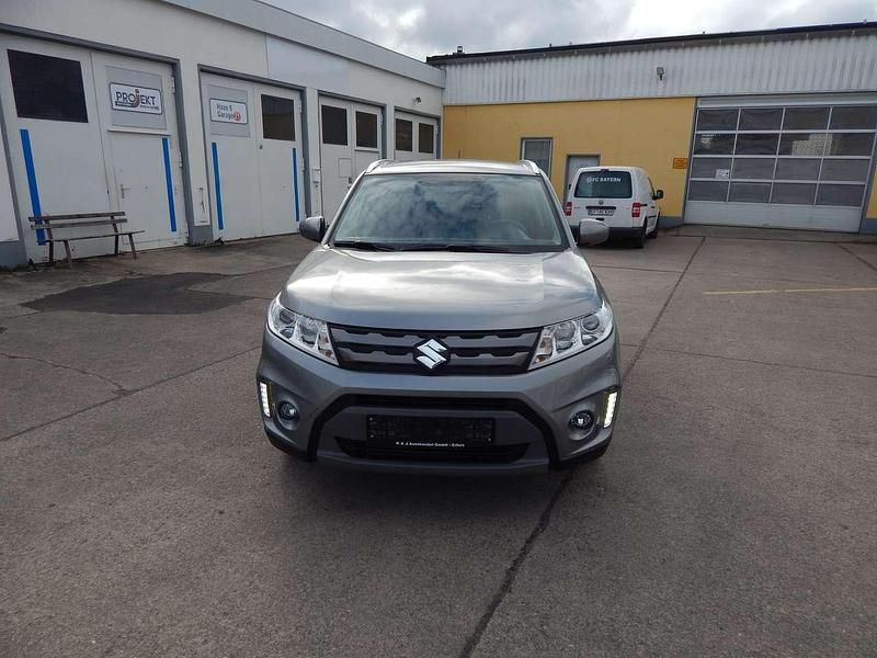 Gebraucht Suzuki Vitara Comfort 120 PS (88 kW) 2015 Grau SUV