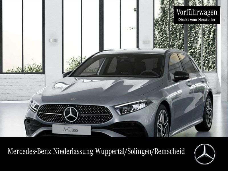 Silber Gebraucht 2025 Mercedes A180 AMG Limousine | 32.990 € (Fairer Preis) - Bild 1/3