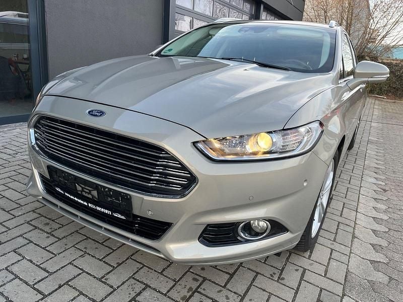 Gebraucht Ford Mondeo Titanium 160 PS (117 kW) 2015 Silber Kombi