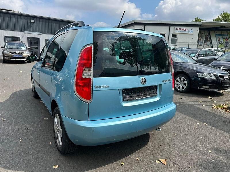 Gebraucht Skoda Roomster Fresh 105 PS (77 kW) 2014 Blau Van / Kleinbus