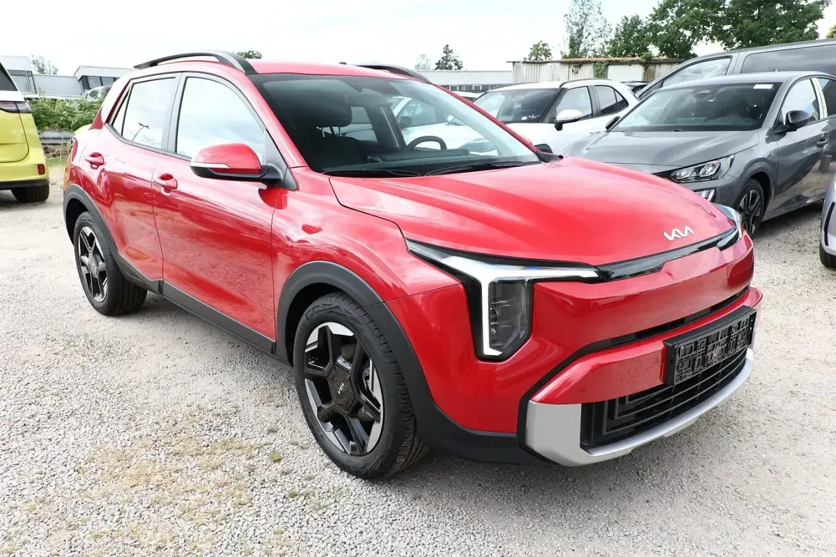 Neu Kia Stonic 114 PS (83 kW) 2026 Signalrot metallic SUV