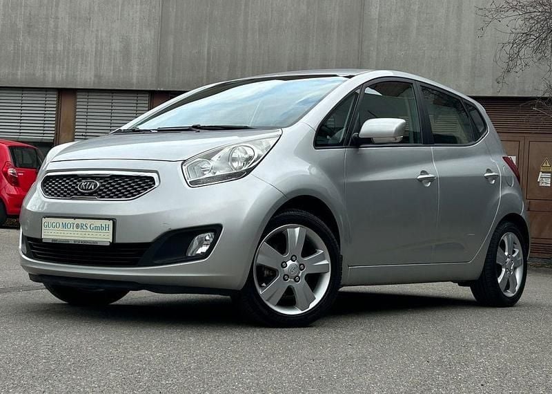 Gebraucht Kia Venga 125 PS (91 kW) 2012 Silber Kleinwagen