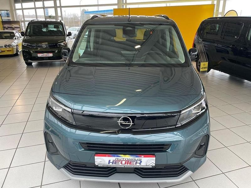 Neu Opel Combo Life 131 PS (96 kW) 2026 Kiama blau Van / Kleinbus