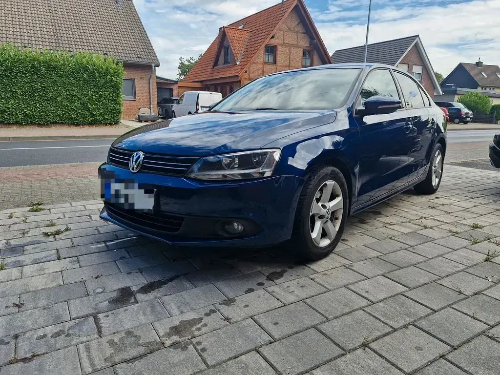 Gebraucht VW Jetta Comfortline 105 PS (77 kW) 2011 Blau Limousine