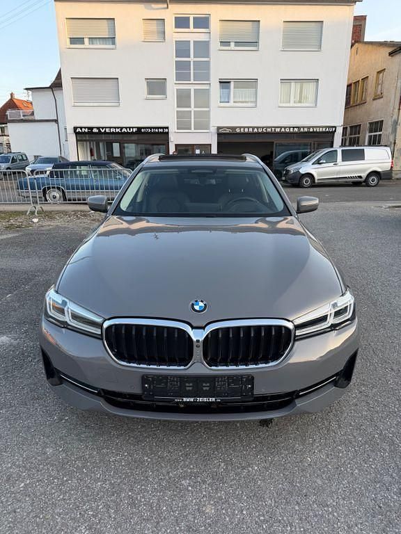 Gebraucht BMW 530e 184 PS (135 kW) 2020 Grau Kombi