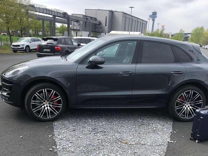 Gebraucht Porsche Macan Turbo Performance Package 441 PS (324 kW) 2017 Grau SUV