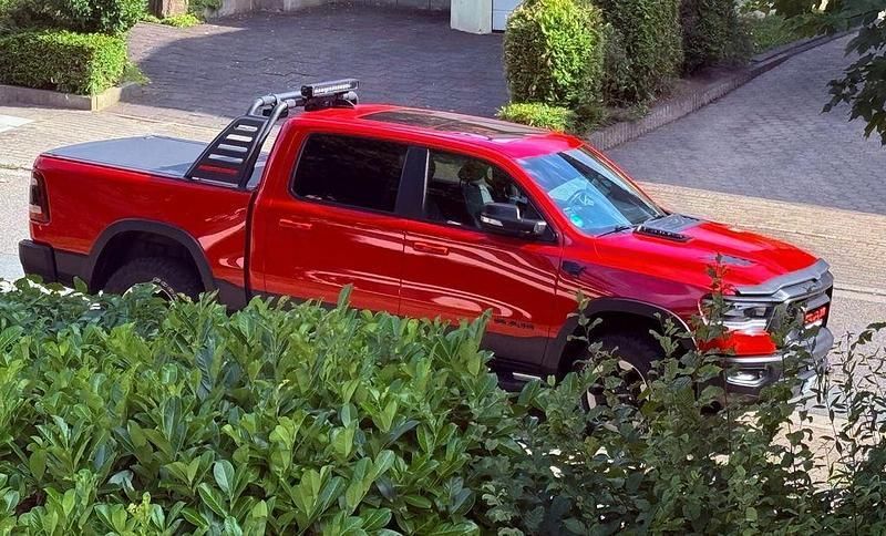 Rot Gebraucht 2020 Dodge Ram Abholung | 51.800 € (Teuer) - Bild 1/4