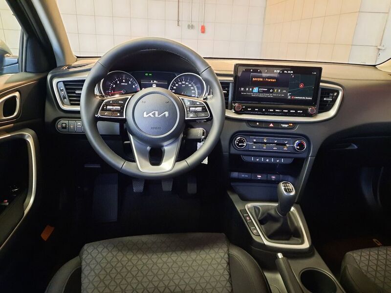 Gebraucht Kia Ceed Sportswagon 140 PS (102 kW) 2024 Grün Kombi