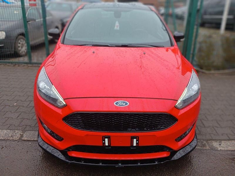 Gebraucht Ford Focus ST-Line 182 PS (133 kW) 2018 Rot Kleinwagen