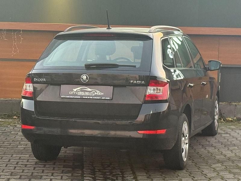 Gebraucht Skoda Fabia Active 75 PS (55 kW) 2019 Schwarz Kombi