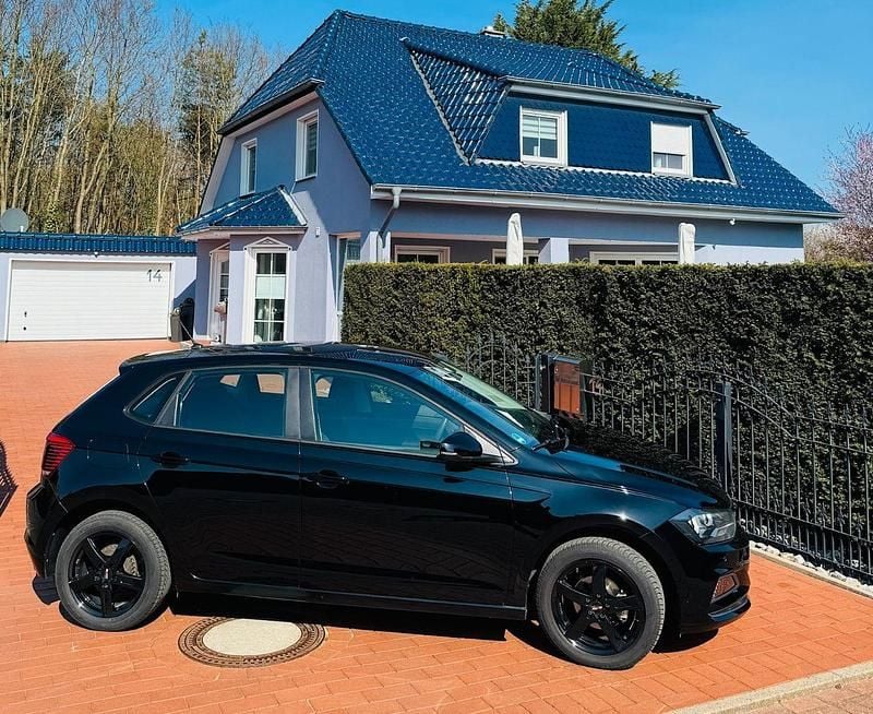 Gebraucht VW Polo Trendline 65 PS (47 kW) 2019 Schwarz Kleinwagen