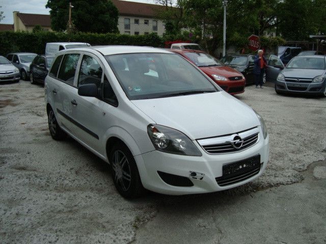 Weiß Gebraucht 2011 Opel Zafira Design Edition Van / Kleinbus | 1.999 € (Superpreis) - Bild 1/4
