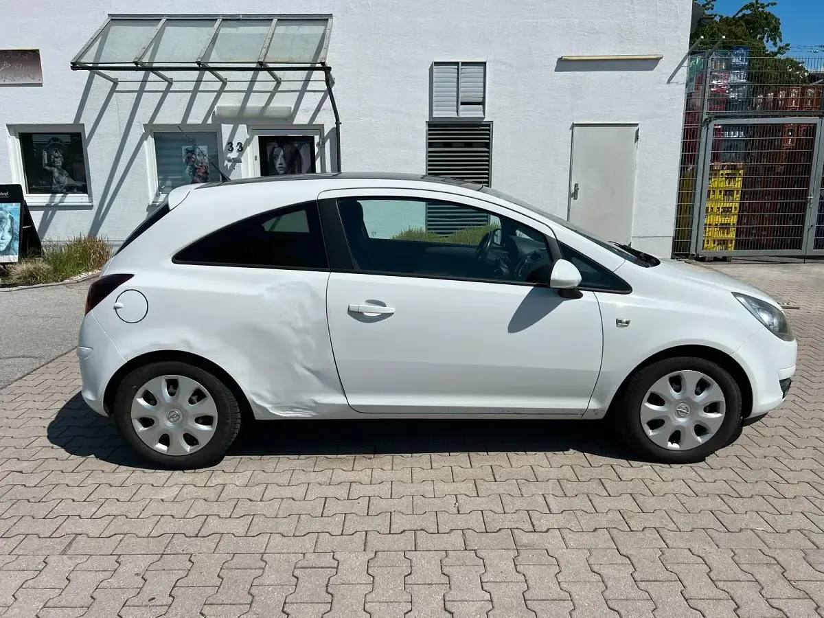 Gebraucht Opel Corsa 87 PS (63 kW) 2010 Weiß Kleinwagen