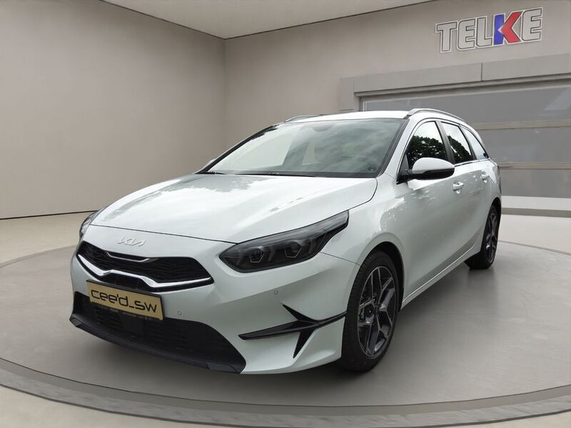 Weiß Neu 2025 Kia Ceed Sportswagon Kombi | 32.390 € (Etwas zu teuer) - Bild 1/4