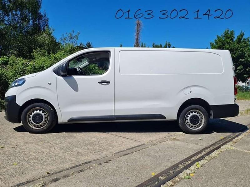 Weiß Gebraucht 2021 Opel Vivaro Van / Kleinbus | 13.000 € (Superpreis) - Bild 1/4