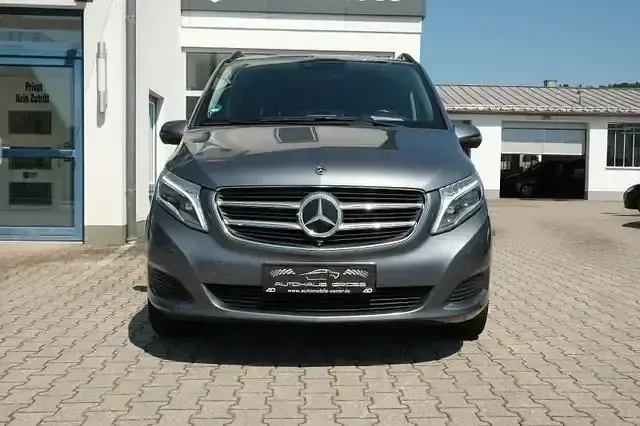 Gebraucht Mercedes V250 Avantgarde 204 PS (150 kW) 2017 Grau Van / Kleinbus