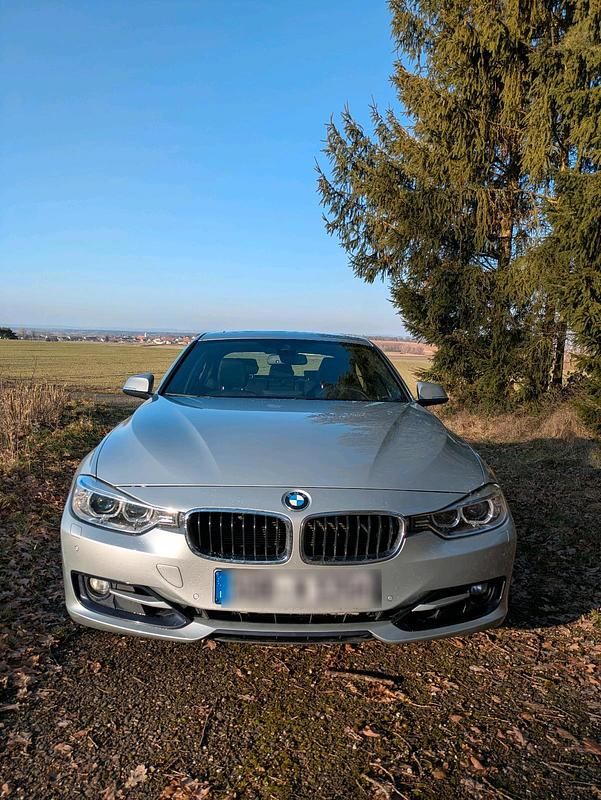 Grau Gebraucht 2012 BMW 328 Limousine | 10.500 € (Guter Preis) - Bild 1/4