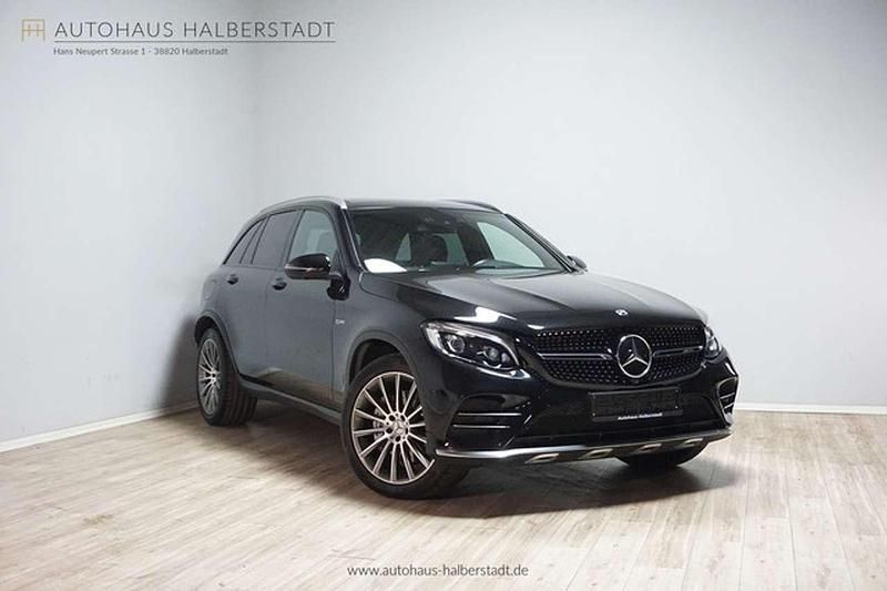 Schwarz schwarz (obsidianschwarz meta) metallic Gebraucht 2018 Mercedes GLC43 AMG AMG SUV | 38.990 € (Superpreis) - Bild 1/3