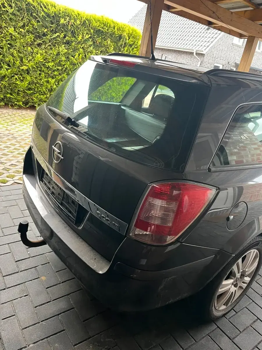 Gebraucht Opel Astra 90 PS (66 kW) 2009 Grau Kombi