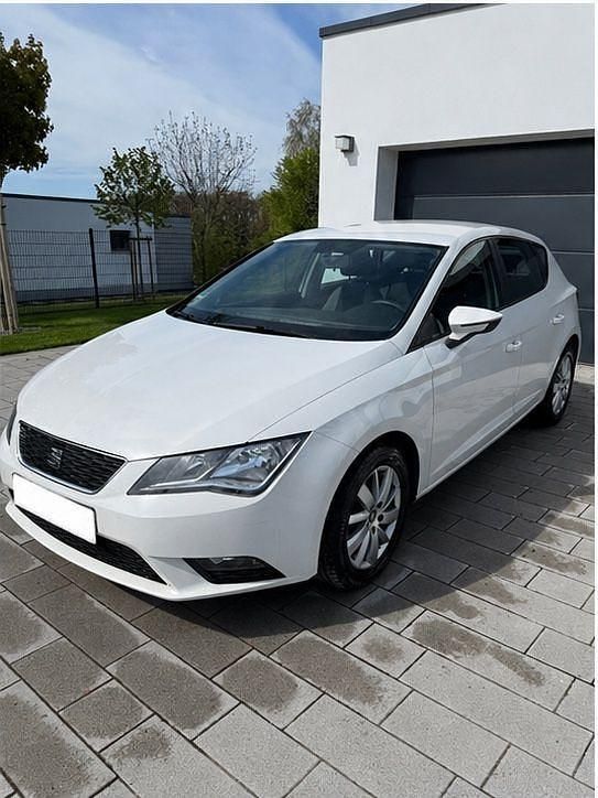 Usado Seat Leon 90 HP (66 kW) 2015 Branco Sedan