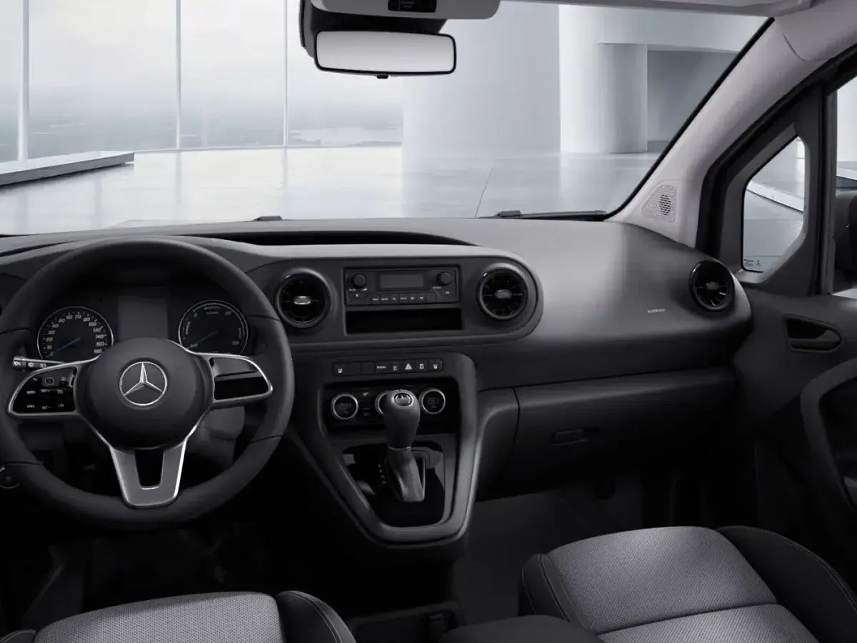 Gebraucht Mercedes eCitan 89 kW (122 PS) 2024 Schwarz Kombi