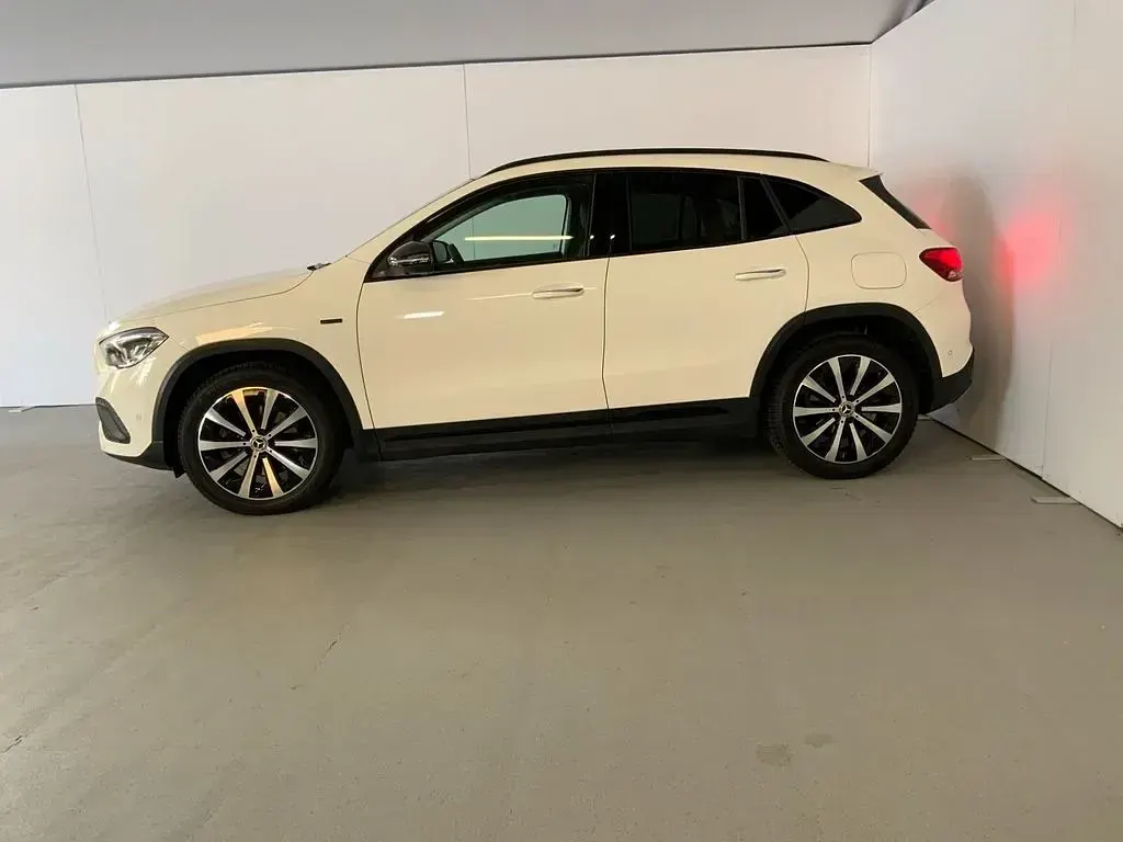 Gebraucht Mercedes GLA250 Progressive 160 PS (117 kW) 2020 Unilack polarweiß SUV