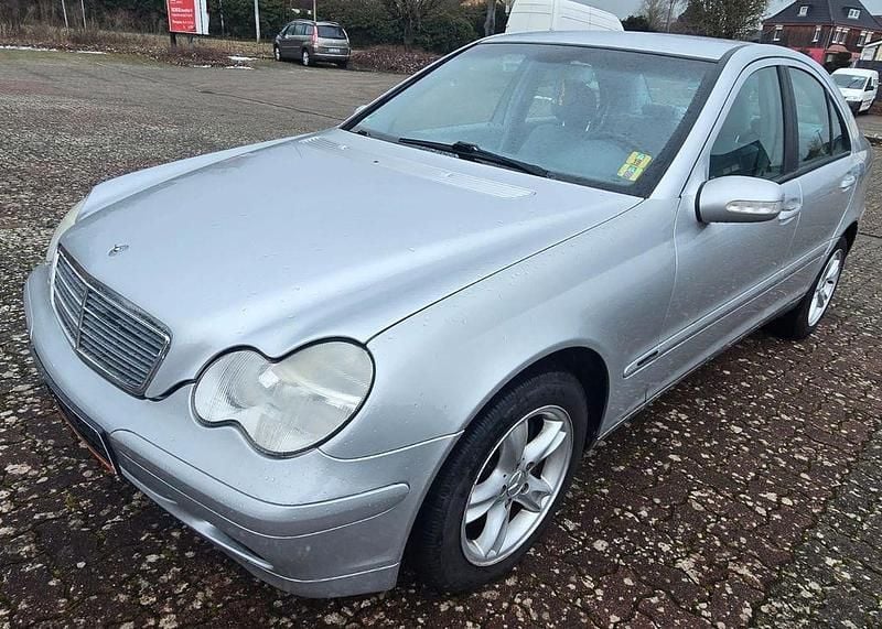 Gebraucht Mercedes C180 129 PS (94 kW) 2000 Silber Limousine