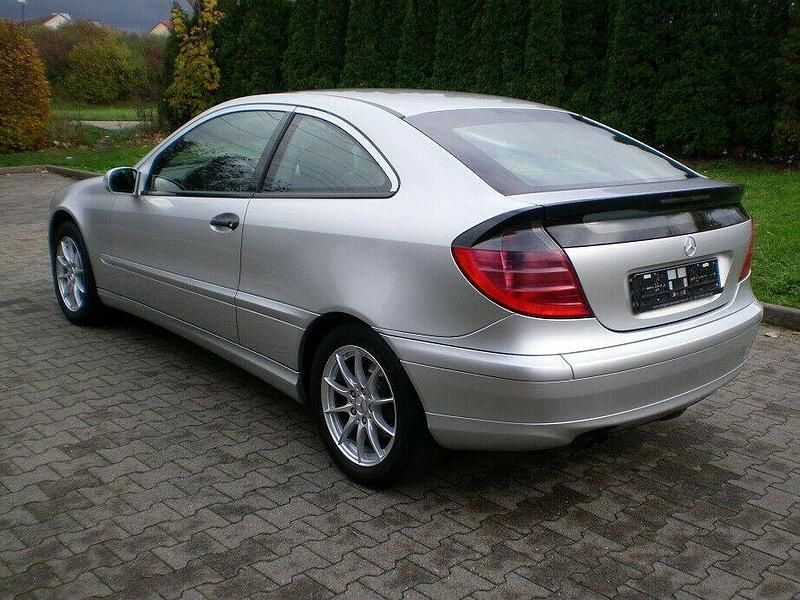 Gebraucht Mercedes CL180 143 PS (105 kW) 2003 Silber metallic Coupé