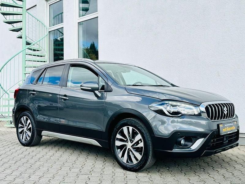 Grau Gebraucht 2019 Suzuki SX4 S-Cross SUV | 17.290 € (Fairer Preis) - Bild 1/4