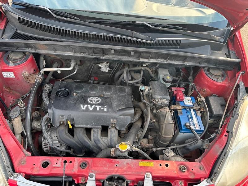 Gebraucht Toyota Yaris 90 PS (66 kW) 2005 Rot Kombi