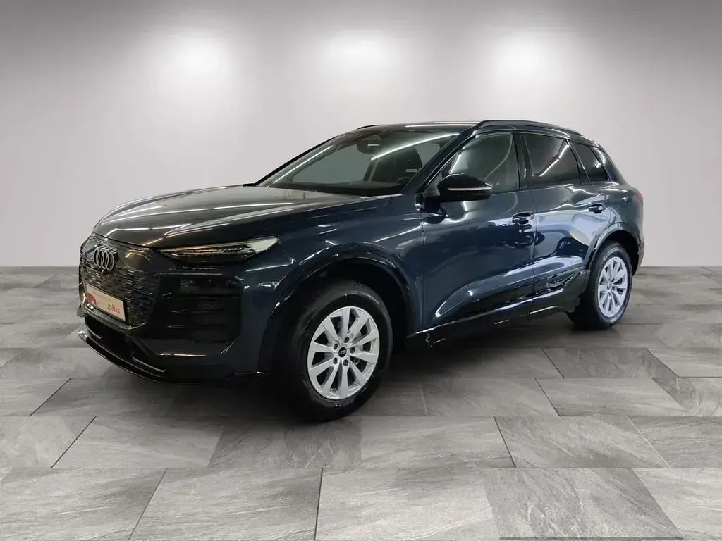 Gebraucht Audi Q6 e-tron Ambiente 185 kW (252 PS) 2025 Plasmablau metallic SUV