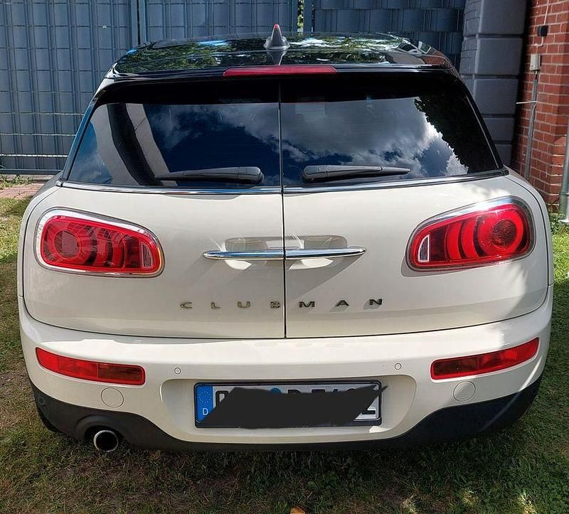 Weiß Gebraucht 2016 Mini Cooper D Clubman Kombi | 14.250 € (Fairer Preis) - Bild 1/4