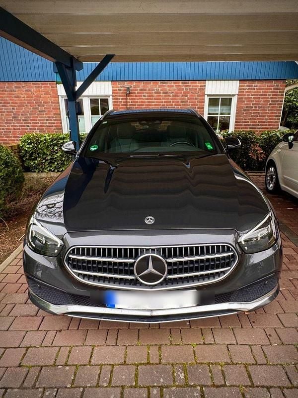Gebraucht Mercedes E220 194 PS (142 kW) 2021 Grau Kombi