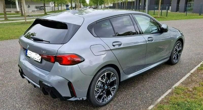 Grau Gebraucht 2025 BMW 120 M Sport Kleinwagen | 34.300 € (Guter Preis) - Bild 1/4