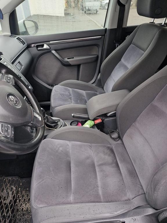 Gebraucht VW Touran Highline 140 PS (102 kW) 2013 Weiß Van / Kleinbus