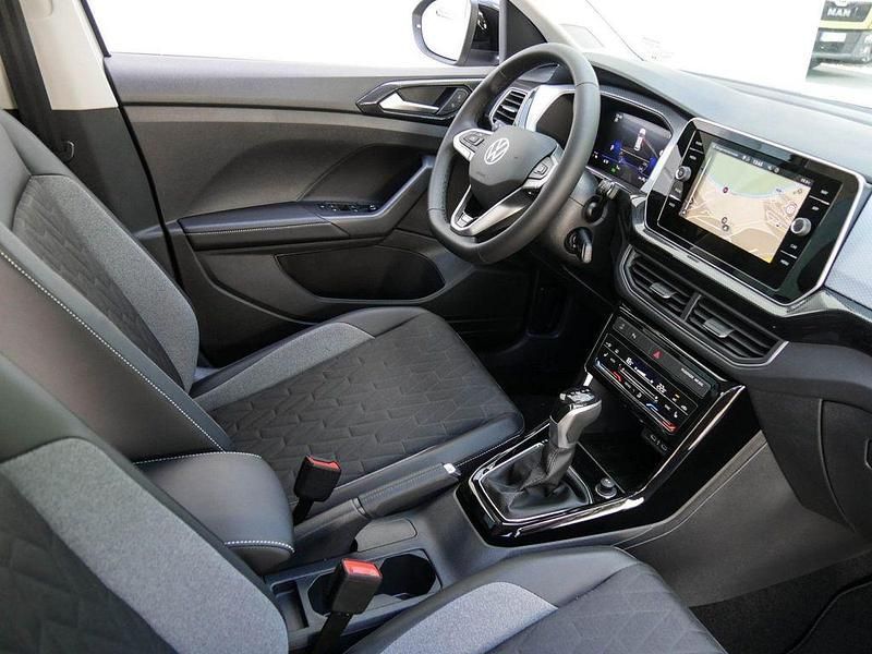 Gebraucht VW T-Cross Life 116 PS (85 kW) 2025 Ascotgrau SUV