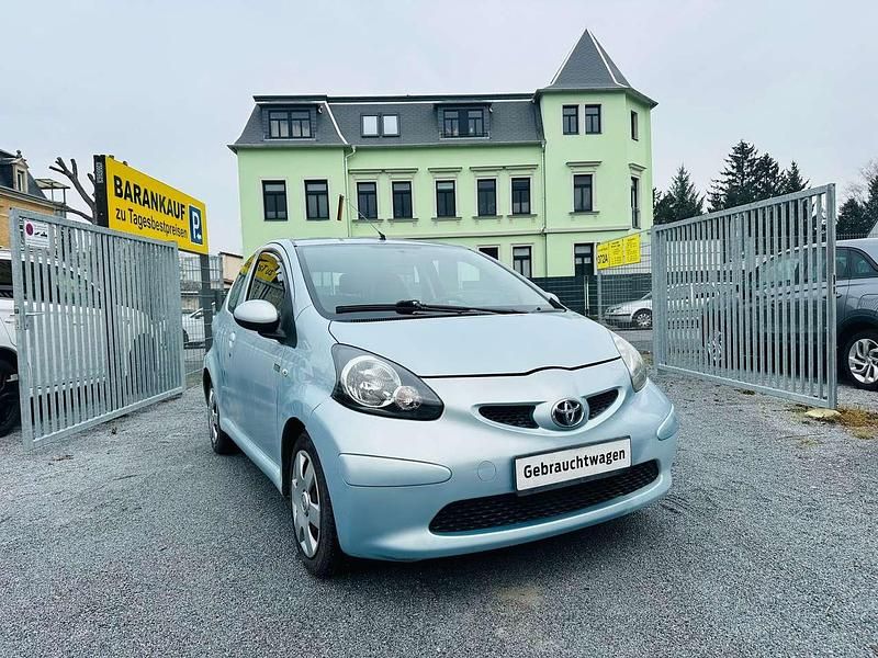 Pale blue mica metallic Gebraucht 2007 Toyota Aygo Cool Kleinwagen | 2.200 € (Fairer Preis) - Bild 1/4