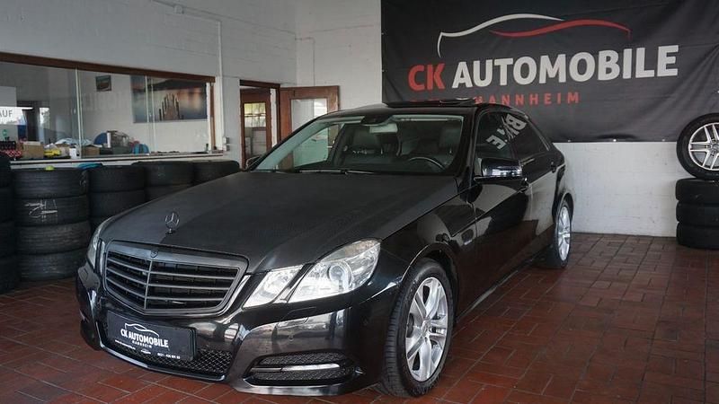 Gebraucht Mercedes E300 252 PS (185 kW) 2011 Schwarz Limousine