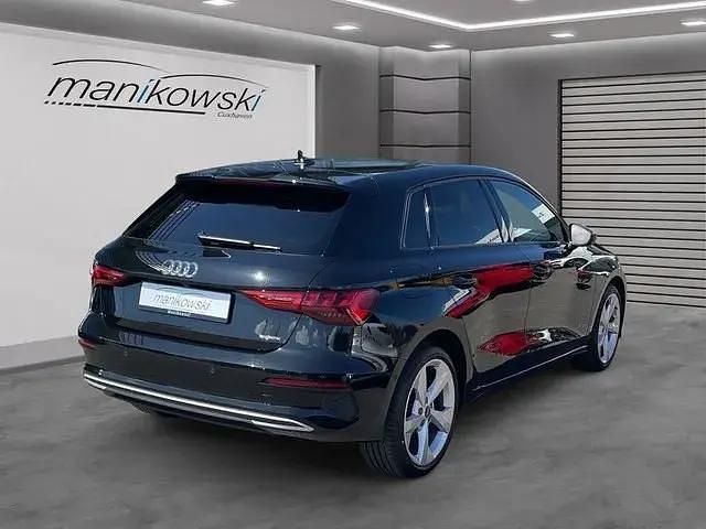 Second-hand Audi A3 Advanced 200 CP (147 kW) 2023 Negru Berlinǎ