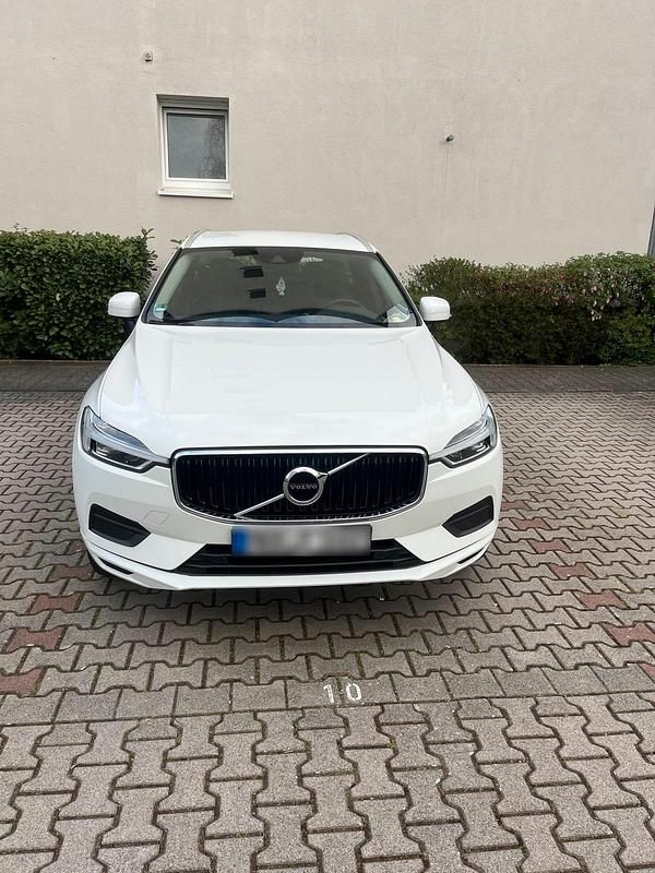 Gebraucht Volvo XC60 Momentum 150 PS (110 kW) 2019 Weiß SUV