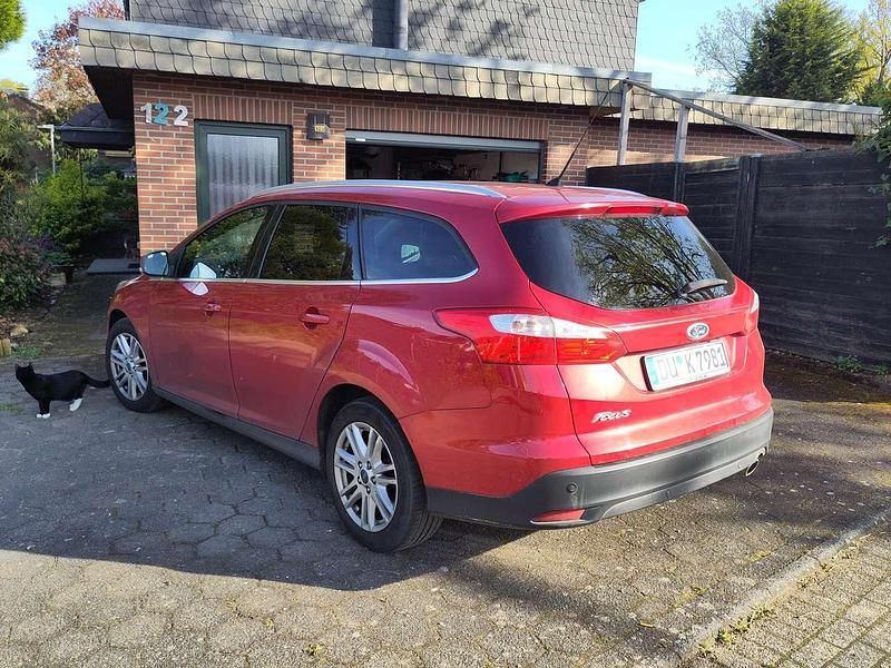 Usata Ford Focus 140 CV (102 kW) 2013 Rosso Station wagon