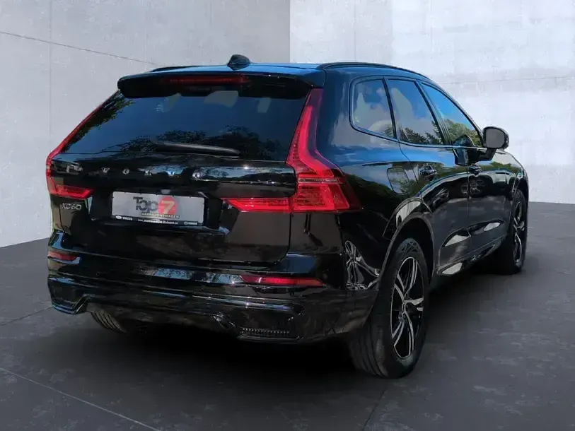 Gebraucht Volvo XC60 R-Design 197 PS (144 kW) 2023 Schwarz SUV