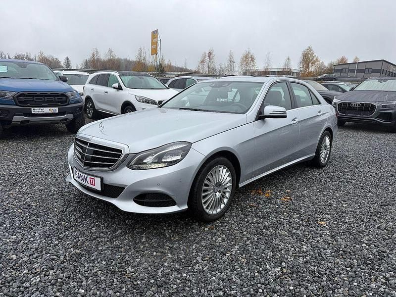 Silber Gebraucht 2014 Mercedes E250 Limousine | 16.900 € (Guter Preis) - Bild 1/4