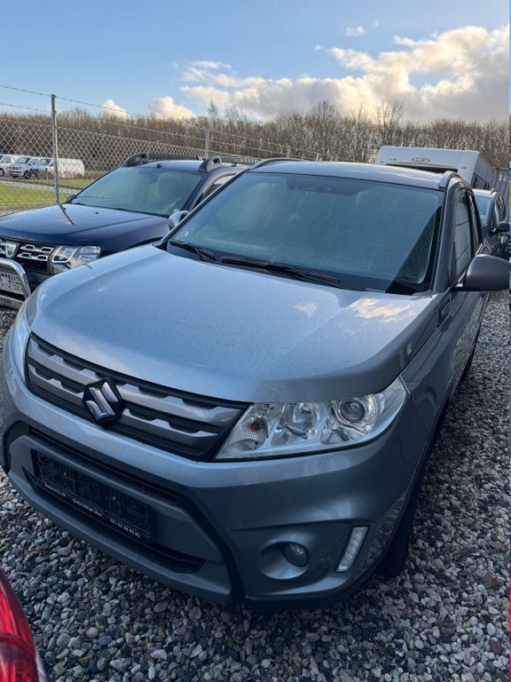 Grau Gebraucht 2016 Suzuki Vitara Comfort SUV | 7.900 € - Bild 1/4