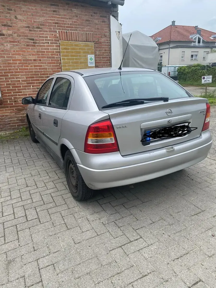 Gebraucht Opel Astra 101 PS (74 kW) 2001 Silber Limousine